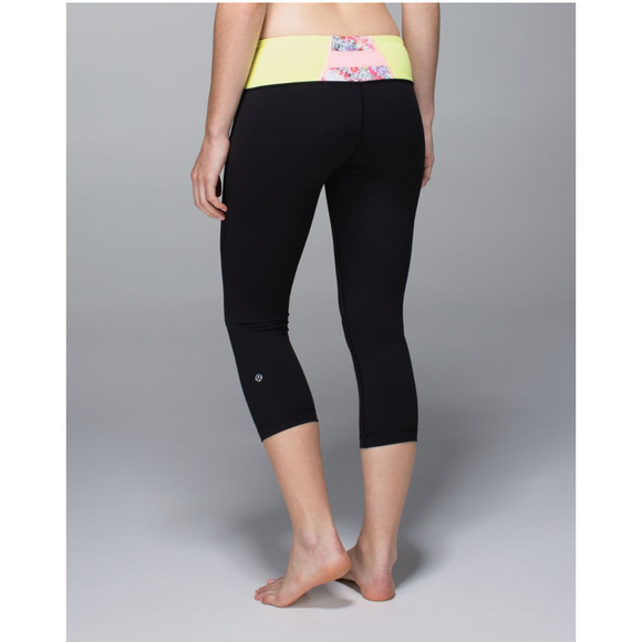 Lululemon Wunder Under Crop Full-On Luon Black / Su14 Quilt 18- sz 4 - Picture 2 of 7